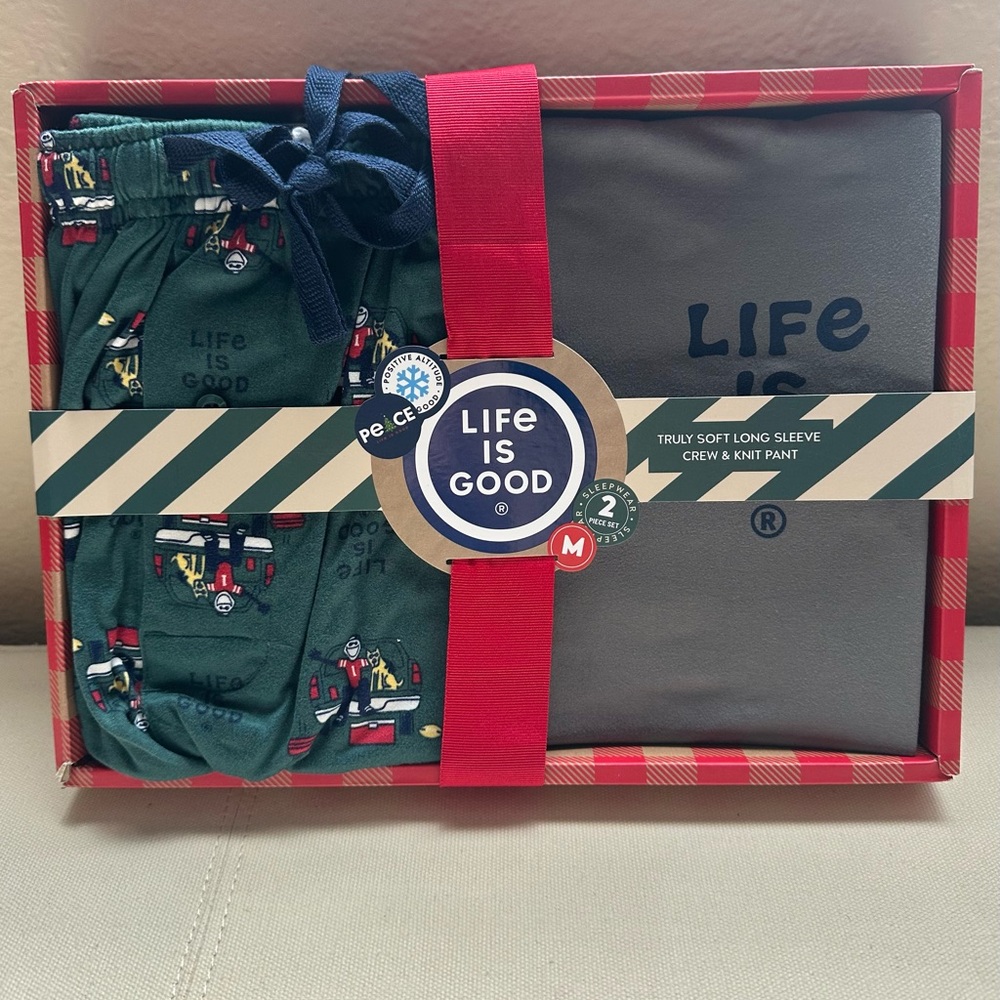 ⚡️PRICE DROP⚡️NWT ~ Life Is Good Men's Loungewear Set - Green and Gray